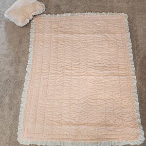Chic Peach Quilt with Ruffle Edges